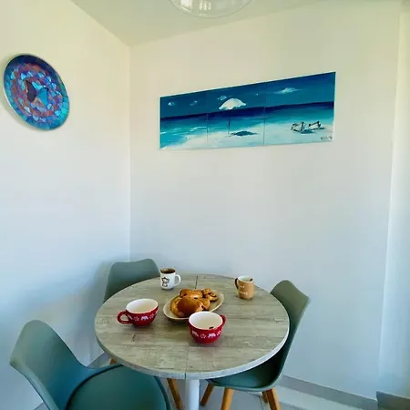 A101 L'écume Des Vagues Le Grau-du-Roi