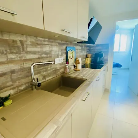 A101 L'écume Des Vagues *