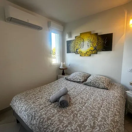 A101 L'écume Des Vagues Le Grau-du-Roi