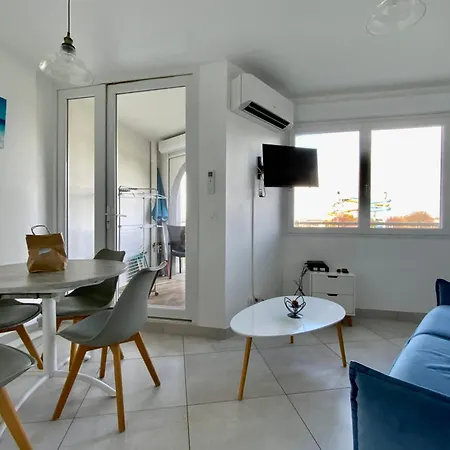 A101 L'ecume Des Vagues Le Grau-du-Roi