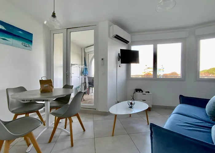 A101 L'ecume Des Vagues Le Grau-du-Roi