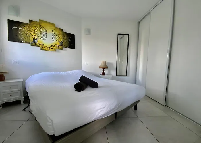 A101 L'ecume Des Vagues Le Grau-du-Roi